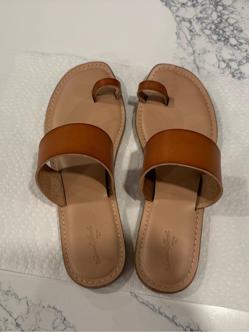 Universal Thread Tan Leather Toe-Ring Slide Sandals - Women
